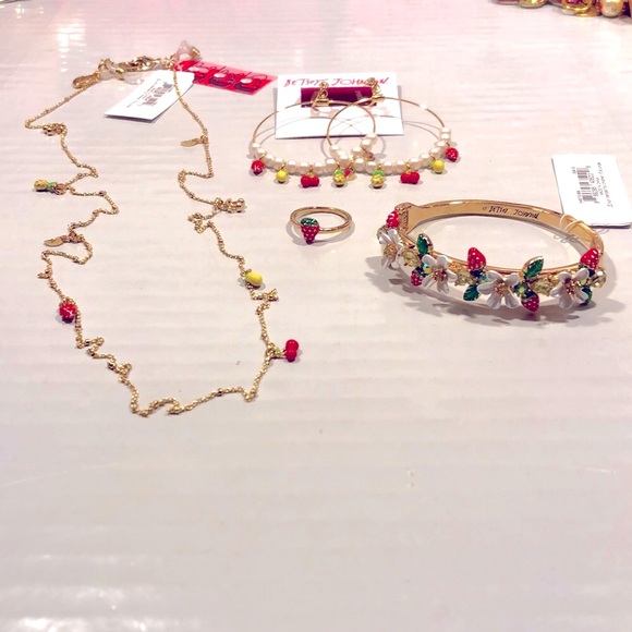 Sold Complete set 🍓 🍍 🍉 🍒 - Picture 2 of 8